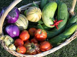 Immagine di raccolto di frutta e verdura colorata
