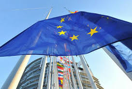 Immagine di Bruxelles con bandiera davanti